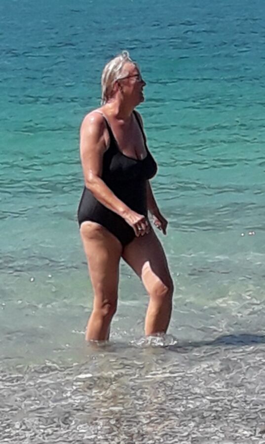 Free porn pics of Granny changing at lake 8 of 46 pics