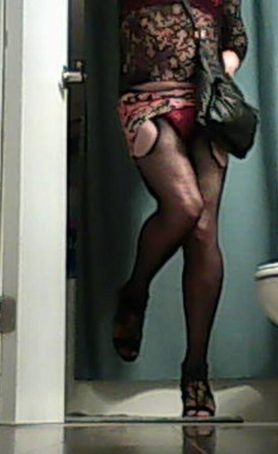 Free porn pics of Peeping on Crossdresser street whore using the toilet 2 of 23 pics