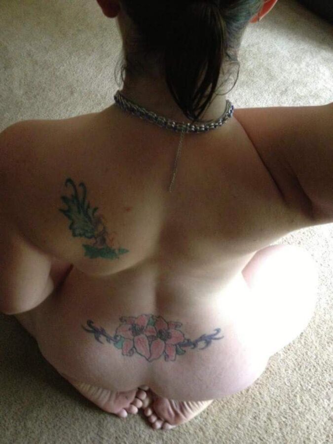 Free porn pics of Ashley from Indiana.  What should she send me next? 5 of 6 pics