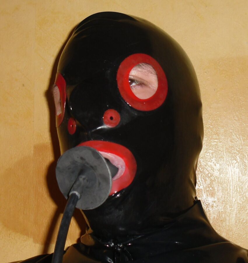 Free porn pics of please plug my rubber face 16 of 17 pics