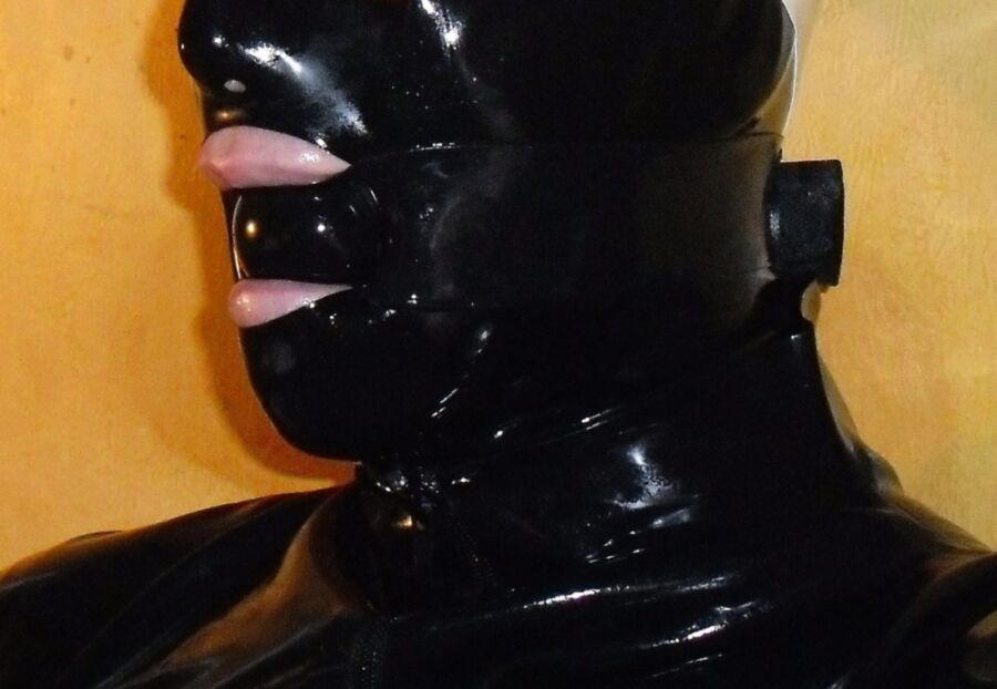 Free porn pics of please plug my rubber face 4 of 17 pics