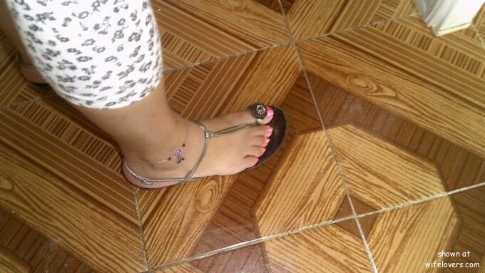 Free porn pics of Ankle Bracelets......Hot and Sexy 3 of 92 pics