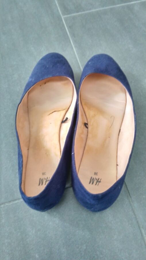 Free porn pics of Blue abused H&M whore flats 8 of 10 pics