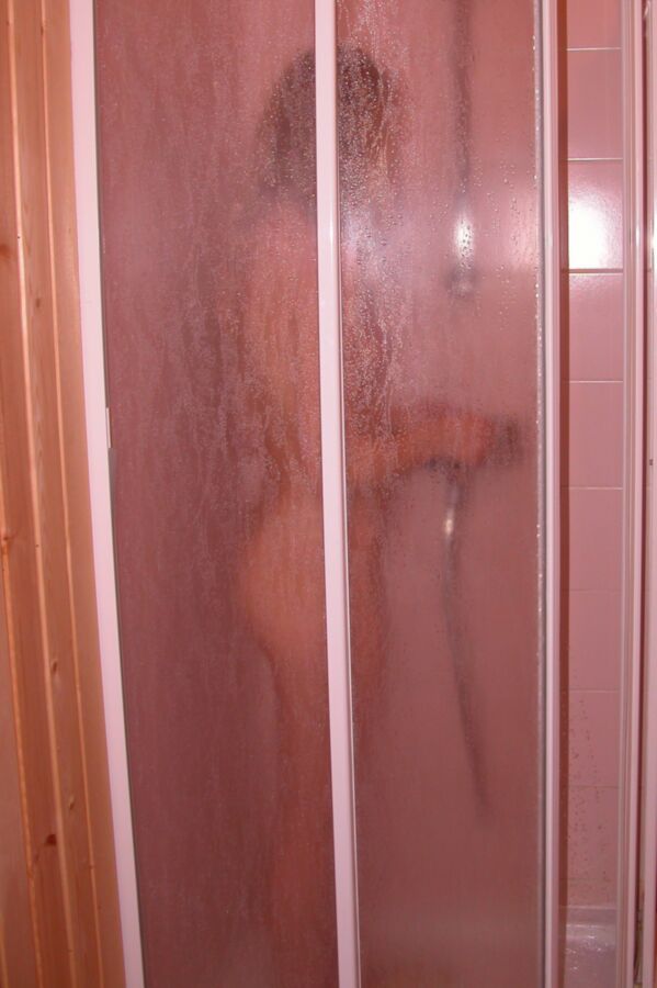 Free porn pics of ......veronica...shower time 5 of 14 pics