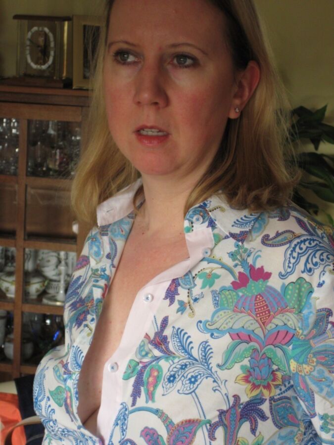 Free porn pics of braless downblouse flower shirt 3 of 13 pics