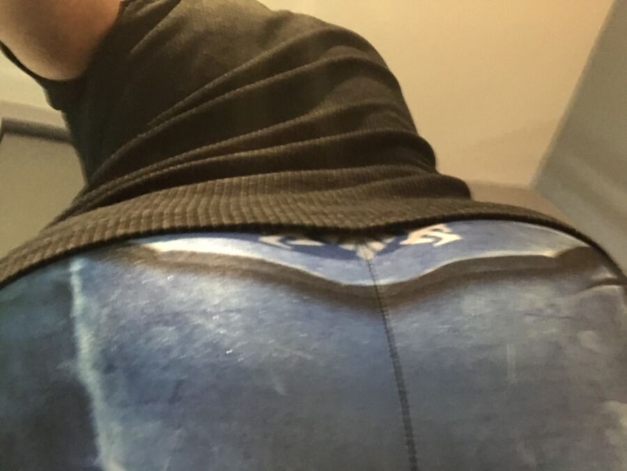 Free porn pics of Geeky leggings - POV Facesitting 12 of 13 pics