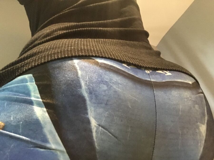 Free porn pics of Geeky leggings - POV Facesitting 8 of 13 pics