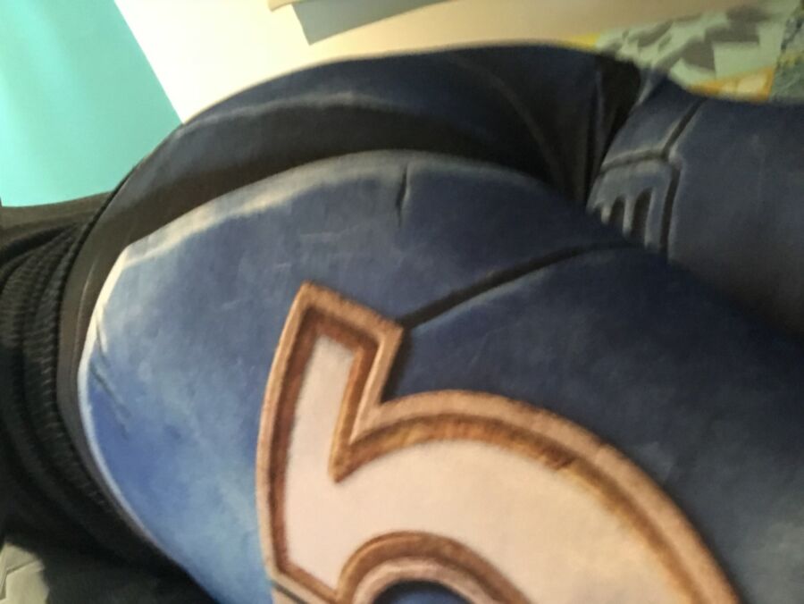 Free porn pics of Geeky leggings shake that booty 16 of 20 pics