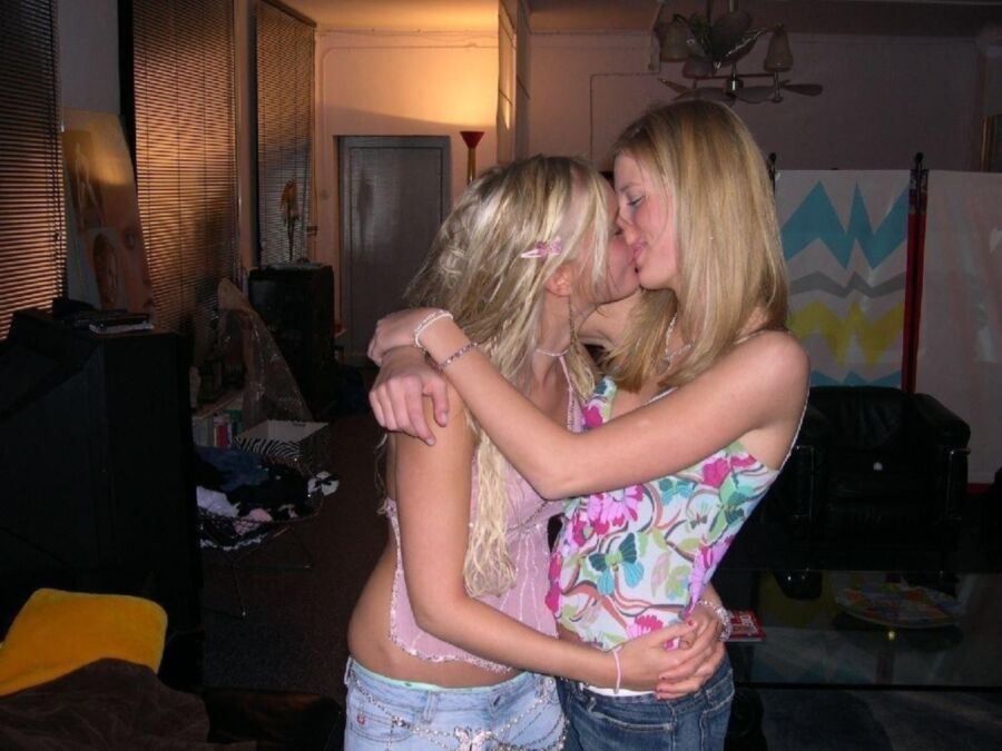 Free porn pics of mix of mostly amateur nn and nude teen girls tongue kissing. 13 of 128 pics