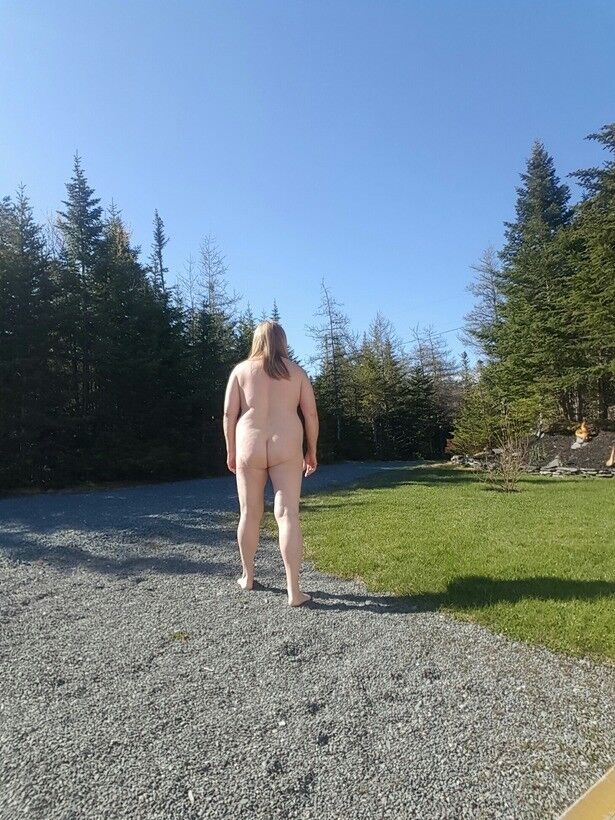 Free porn pics of Pig pissing outdoors 13 of 32 pics