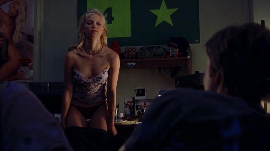 Free porn pics of Amy Smart 5 of 61 pics