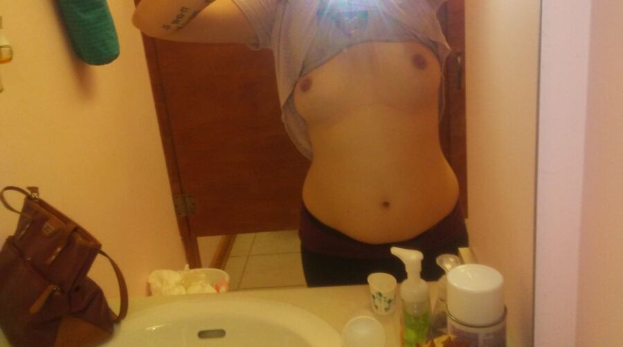 Free porn pics of Nudist wifey showing off self shot 11 of 13 pics