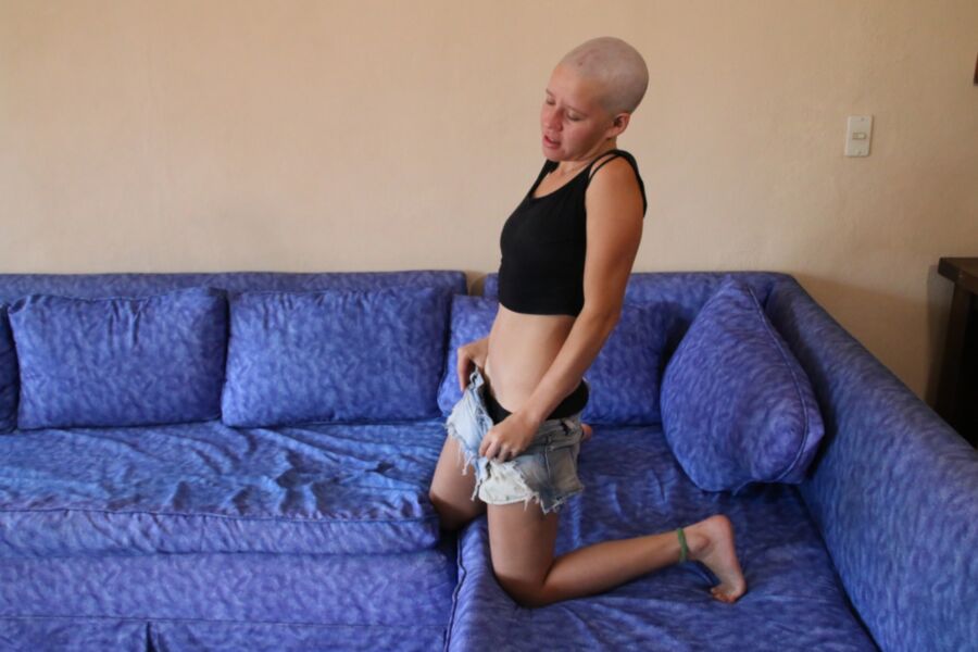 Free porn pics of Heather shaved bald 21 of 37 pics