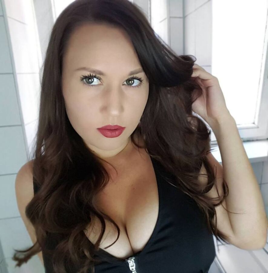 Free porn pics of @SASTIZA Selfie Big tits boobs Goddess RANDOM WANK-FILE 8 of 48 pics