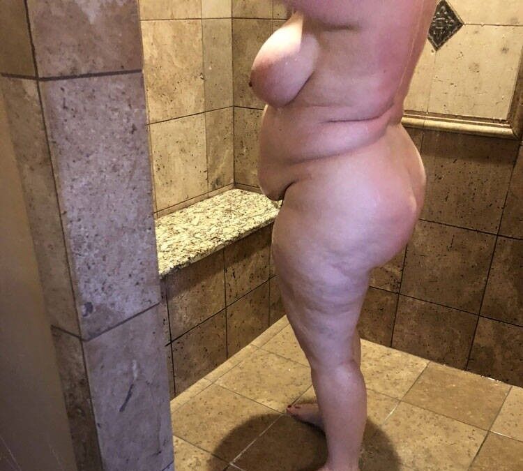 Free porn pics of BBW wife in shower 1 of 8 pics