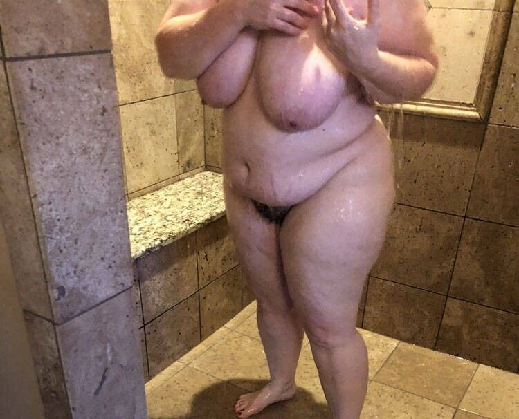 Free porn pics of BBW wife in shower 5 of 8 pics