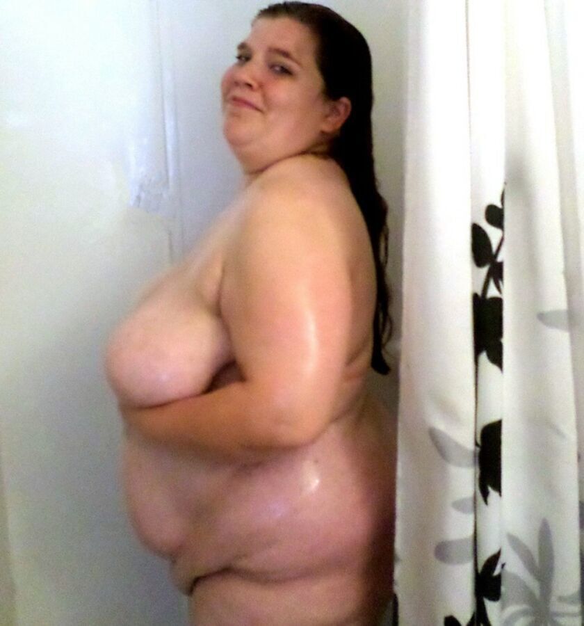 Free porn pics of BBW in shower 1 of 5 pics