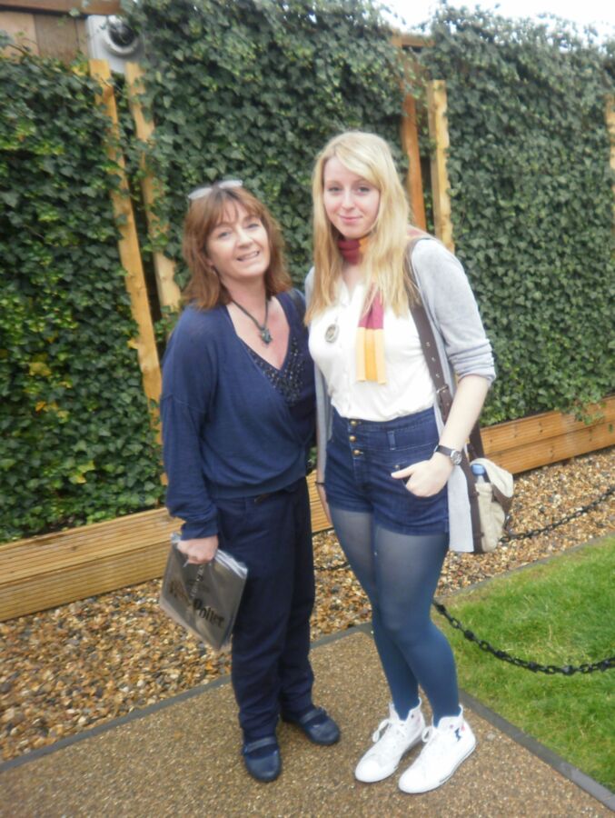Free porn pics of Daughter Amy in shorts with mother Michelle 4 of 4 pics