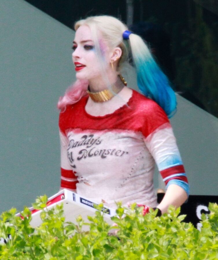 Free porn pics of Margot Robbie on set of Suicide Squad 3 of 14 pics