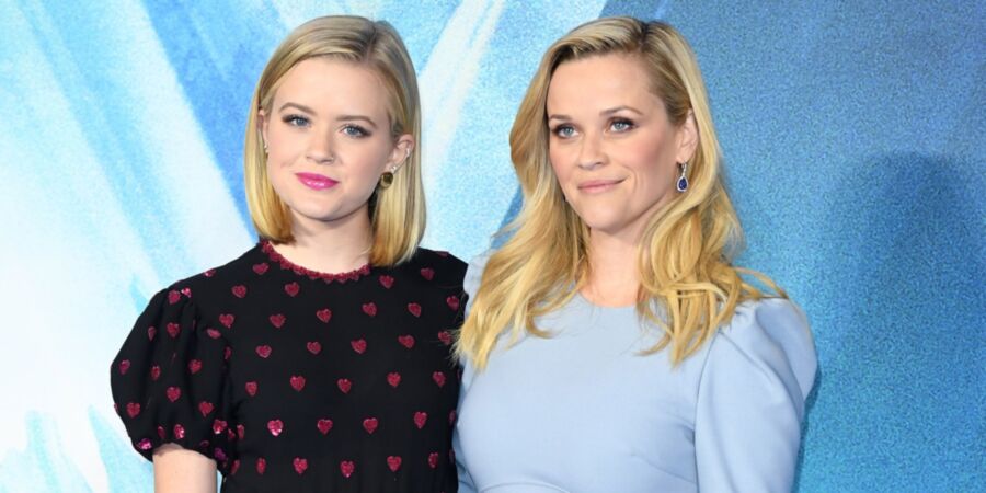 Free porn pics of Reese Witherspoon with daughter Ava 21 of 46 pics