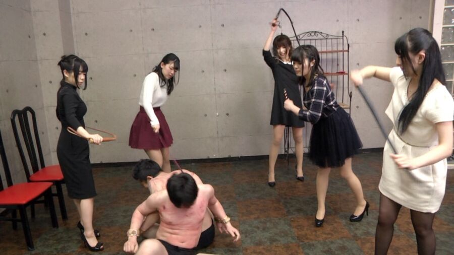 Free porn pics of Japanese dominatrices whip their male slaves 11 of 43 pics