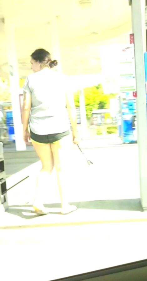 Free porn pics of Saw this gorgeous piece of ass at the gas station!  4 of 4 pics