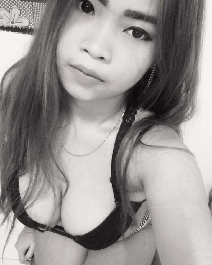 Free porn pics of Thai Bargirl Suwanna Pattaya  24 of 26 pics