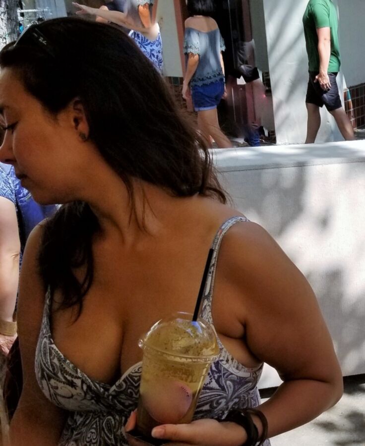 Free porn pics of voluptuous lady with beautiful cleavage at the fair 4 of 10 pics