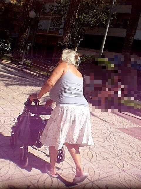 Free porn pics of Abuela de grandes ubres II 13 of 40 pics