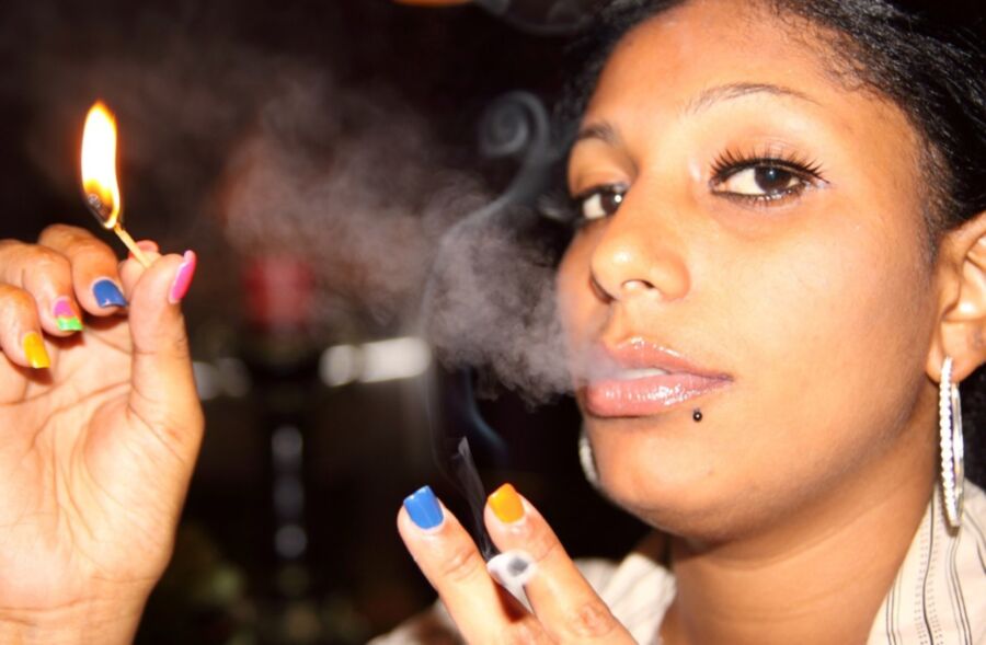 Free porn pics of Well-endowed Ebony Lil Chica smokes a fag 2 of 66 pics