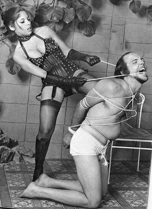 Frauenpenis Jungfrau Retro Femdom