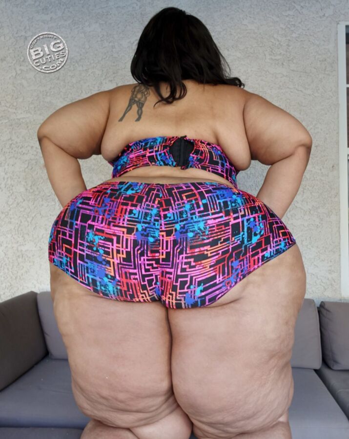 Free porn pics of BIG CUTIES  EVE  Tighty top 9 of 10 pics