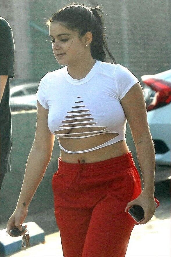 Free porn pics of Ariel Winter - fappening sex vid, nip slip - VIDS IN DESCRIPTION 8 of 10 pics