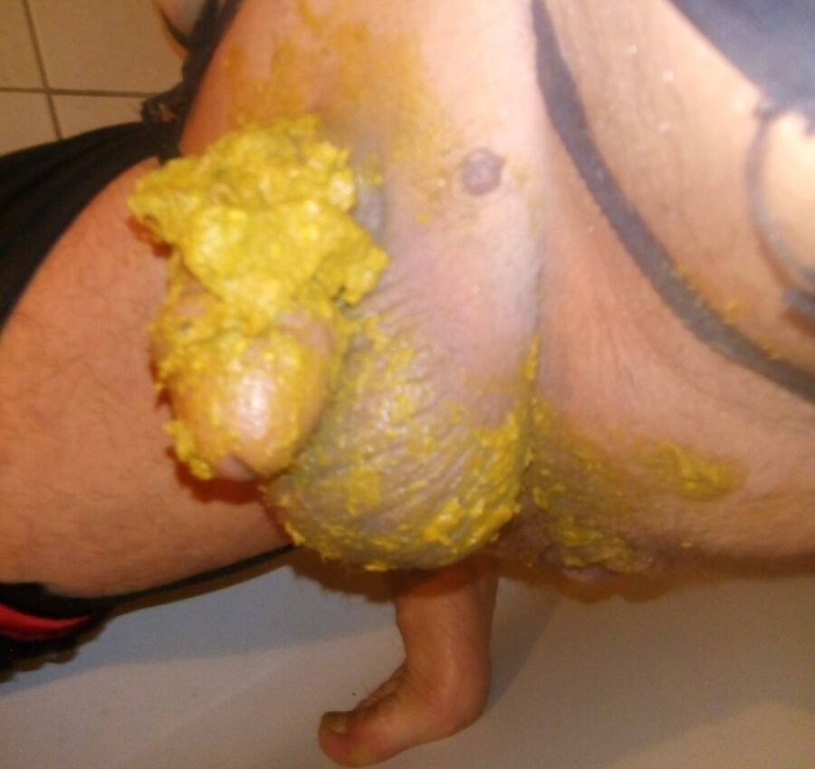 Free porn pics of CD Shower scat smear wash 8 of 37 pics