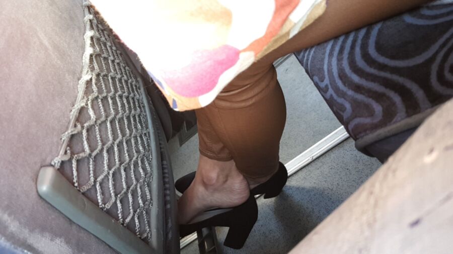 Free porn pics of Milf feet candid bus voyeur  3 of 4 pics