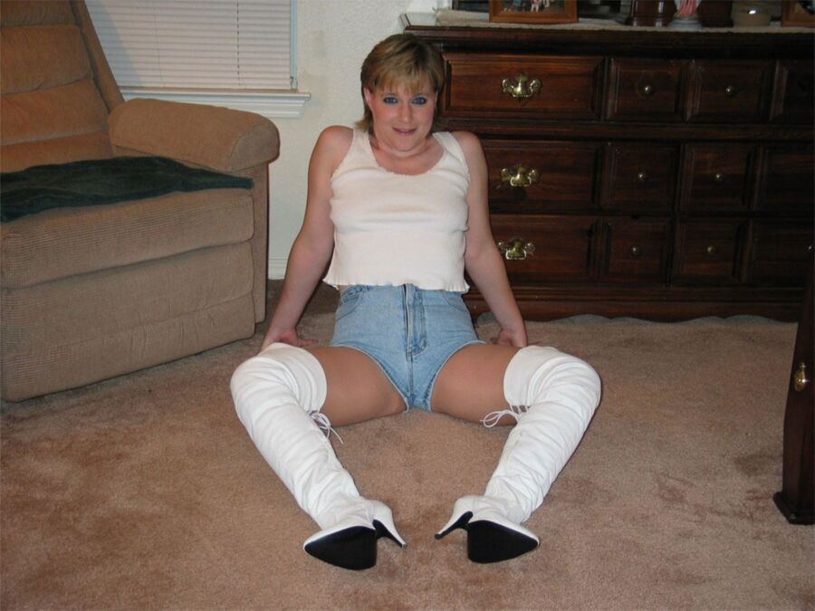 Free porn pics of Jenny Like Boots 1 of 36 pics