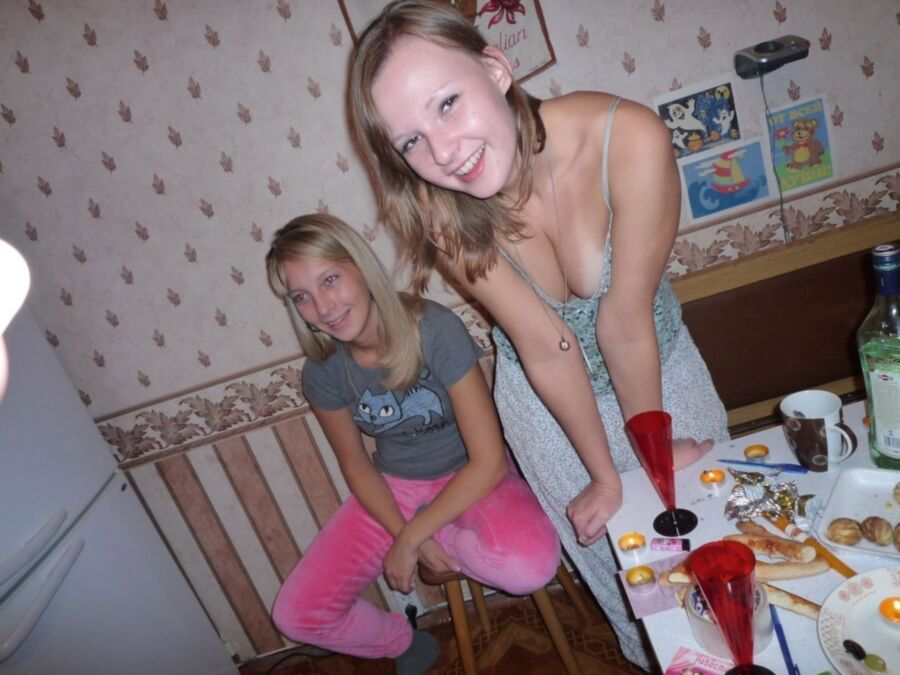 Free porn pics of girls in groups 22 of 105 pics
