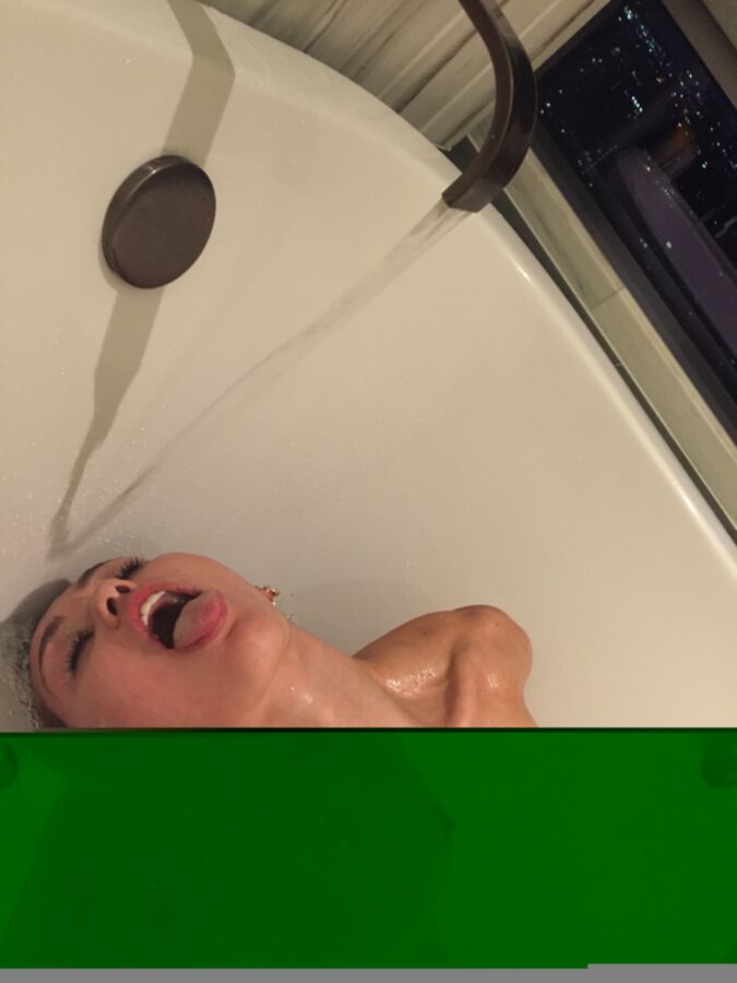 Free porn pics of Miley Cyrus personal pics 14 of 71 pics