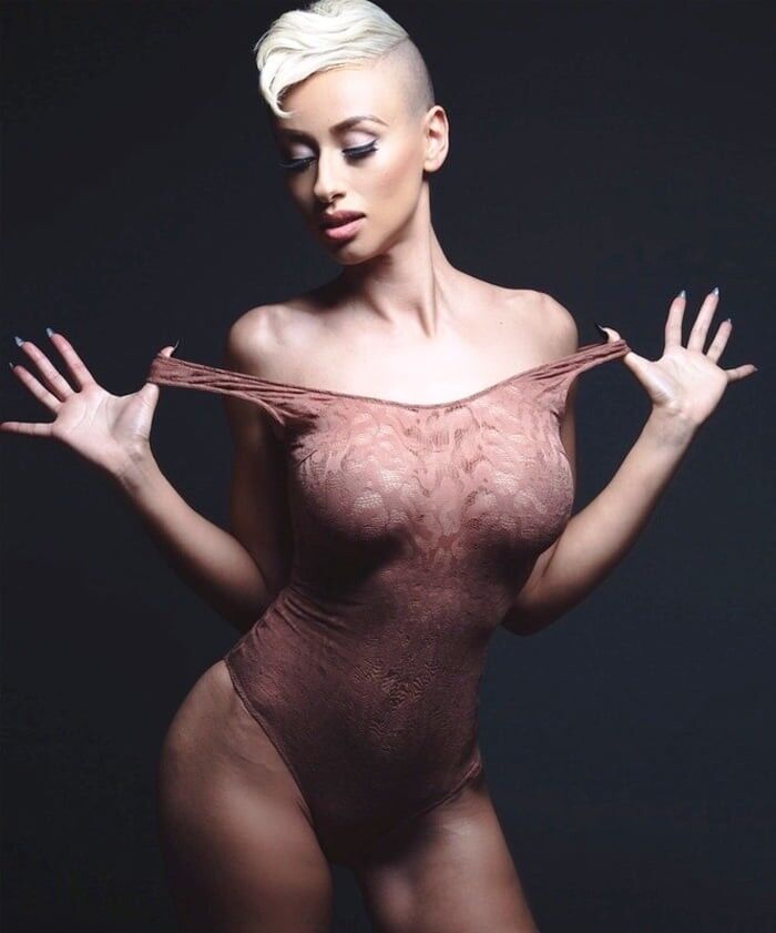 Free porn pics of Salmannsa R - big-assed short-haired IG / fitness model 5 of 50 pics