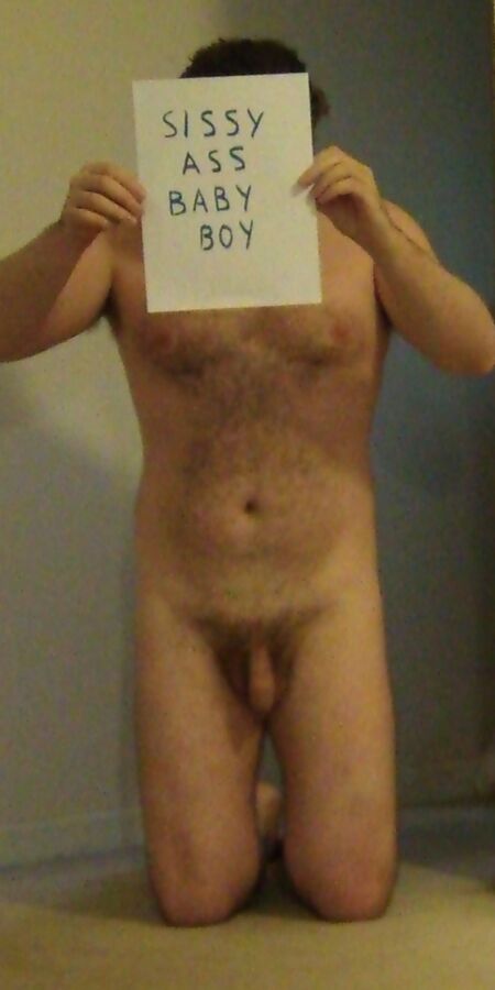 Free porn pics of nude male kneeling 8 of 13 pics