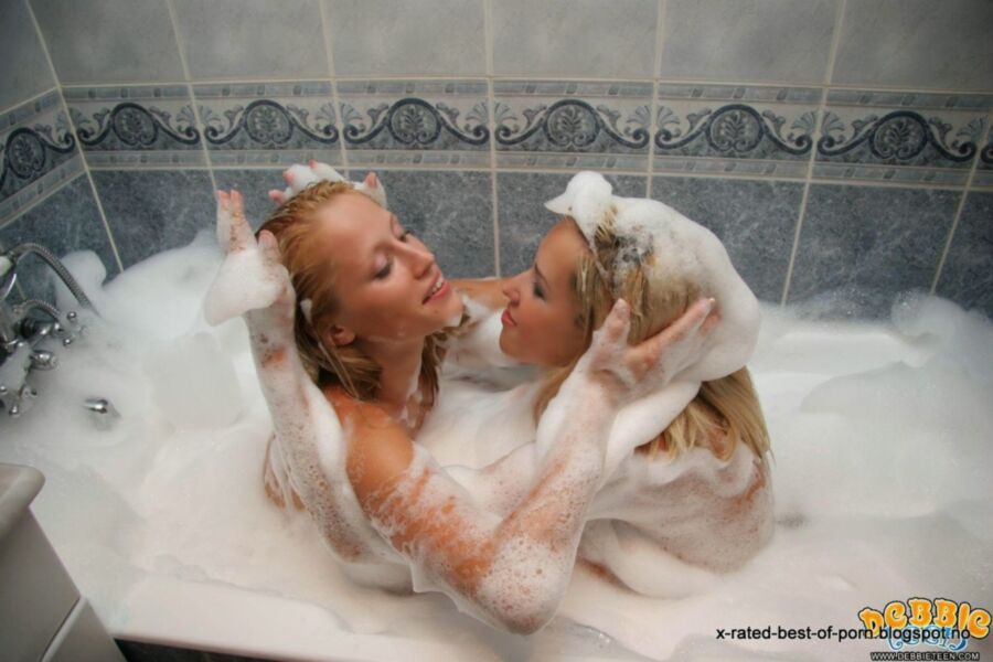 Free porn pics of debbie and friend in the bath tub 23 of 164 pics