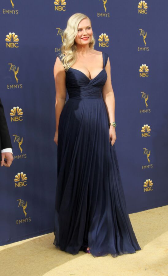 Free porn pics of Kirsten Dunst - huge tits at the Emmys 4 of 17 pics