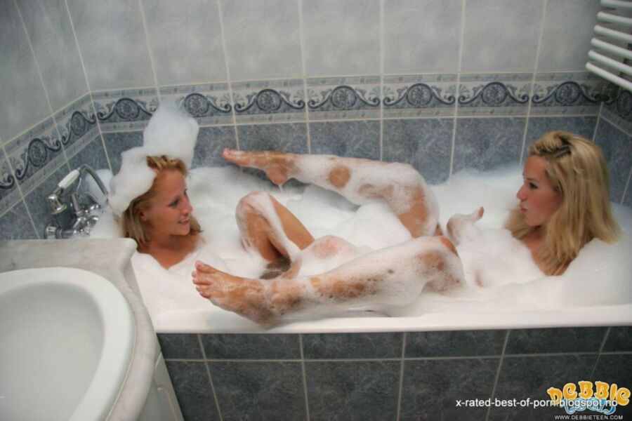 Free porn pics of debbie and friend in the bath tub 17 of 164 pics