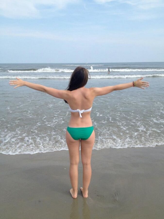 Free porn pics of YOUNG HOT DAUGHTER AT THE BEACH  10 of 15 pics