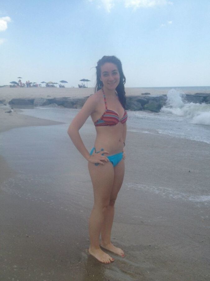 Free porn pics of YOUNG HOT DAUGHTER AT THE BEACH  9 of 15 pics