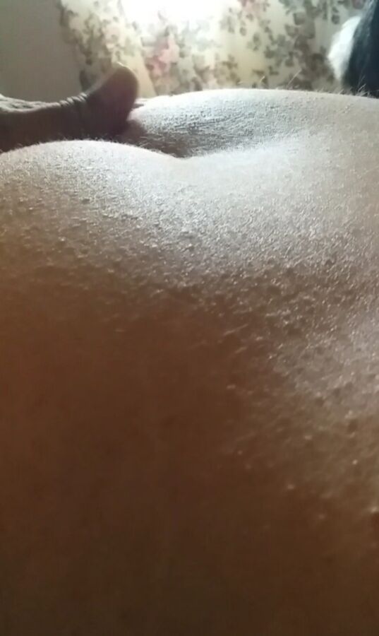 Free porn pics of Giving my wife a good morning rub 1 of 18 pics