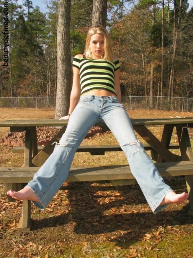 Free porn pics of Tight jeans teen 12 of 29 pics