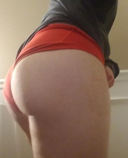 Free porn pics of my butt i red 4 of 15 pics