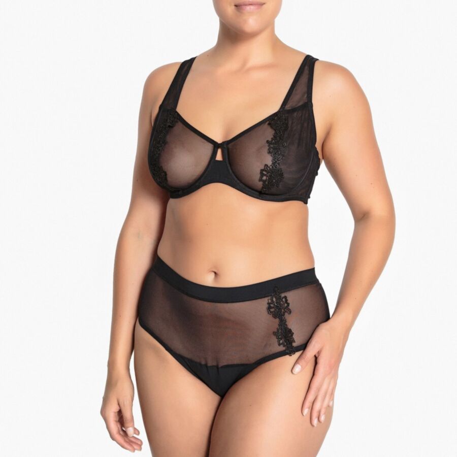 Free porn pics of plus size lingerie VI 16 of 70 pics