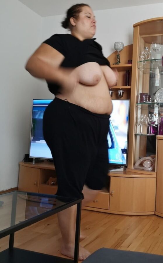 Free porn pics of BBW Melanie Wagner Flashing Fat Tits 3 of 9 pics